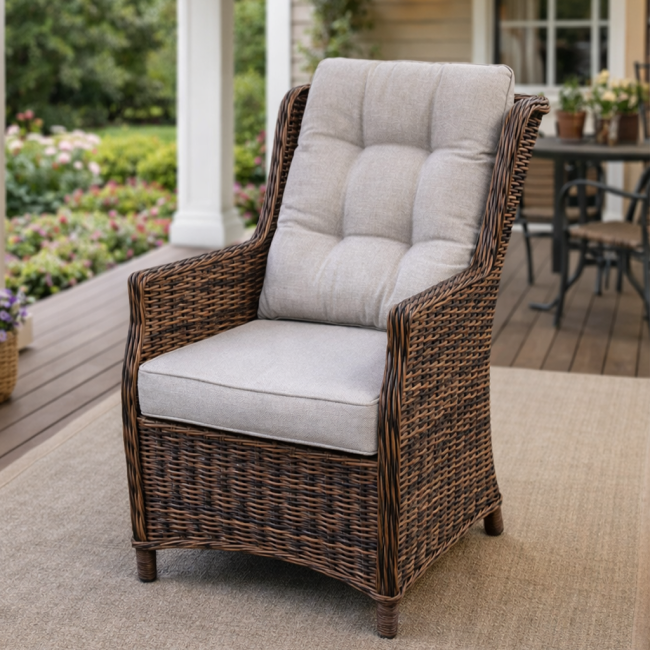 Кресло NICOLE в коричневом цвете Кресло NICOLE в коричневом цвете